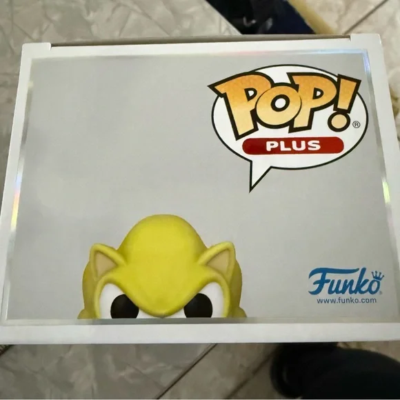 Funko Pop! Super Sonic with Emeralds Vinyl Figure - Picture 5 of 7